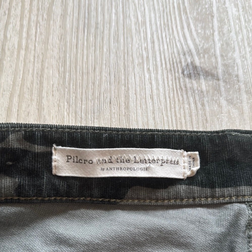 Pilcro and the Letterpress Camo Skinny Pants - Black and Gray - Picture 6 of 7